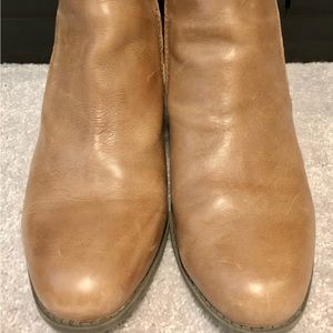 Cognac pull-on booties